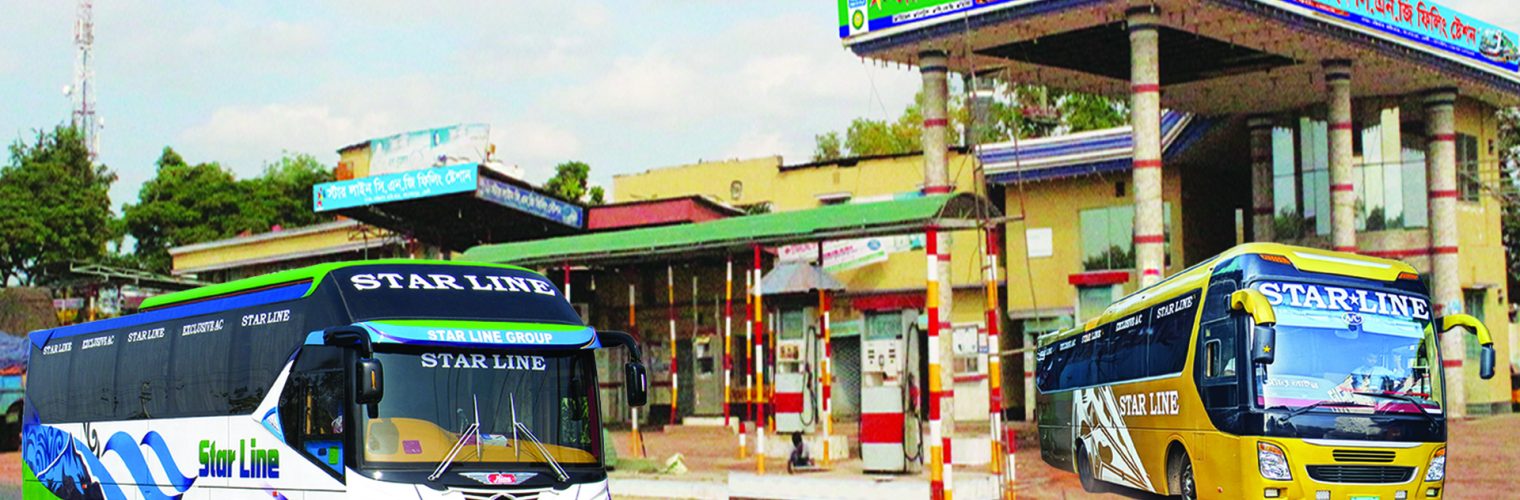 Vehicles refuelling CNG at Fatehpur station of Star Line Group